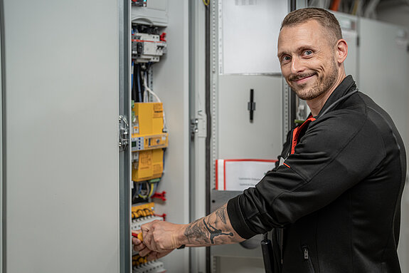 Elektroniker Fachrichtung Energie- und Gebäudetechnik (m/w/d) Elektroniker Fachrichtung Energie- und Gebäudetechnik (m/w/d)