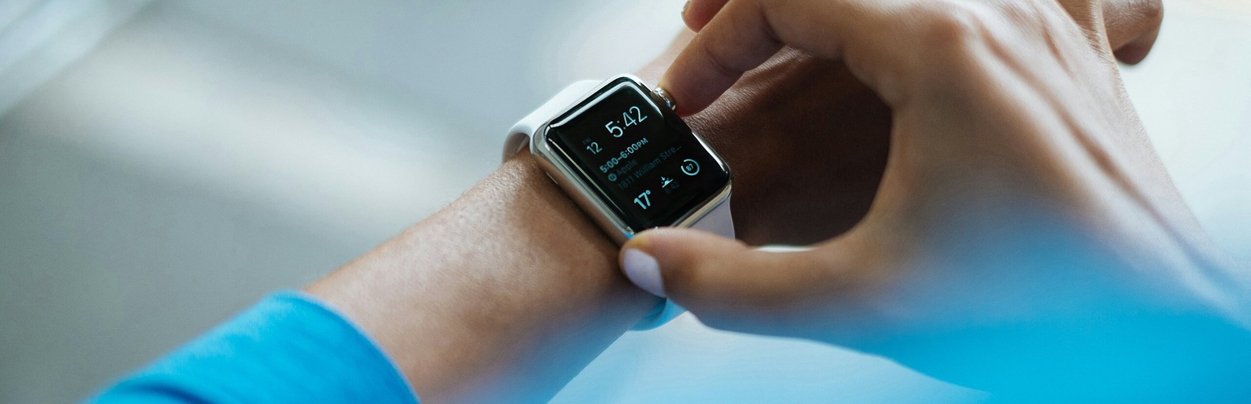 Wearable Fitnessuhr am Arm.