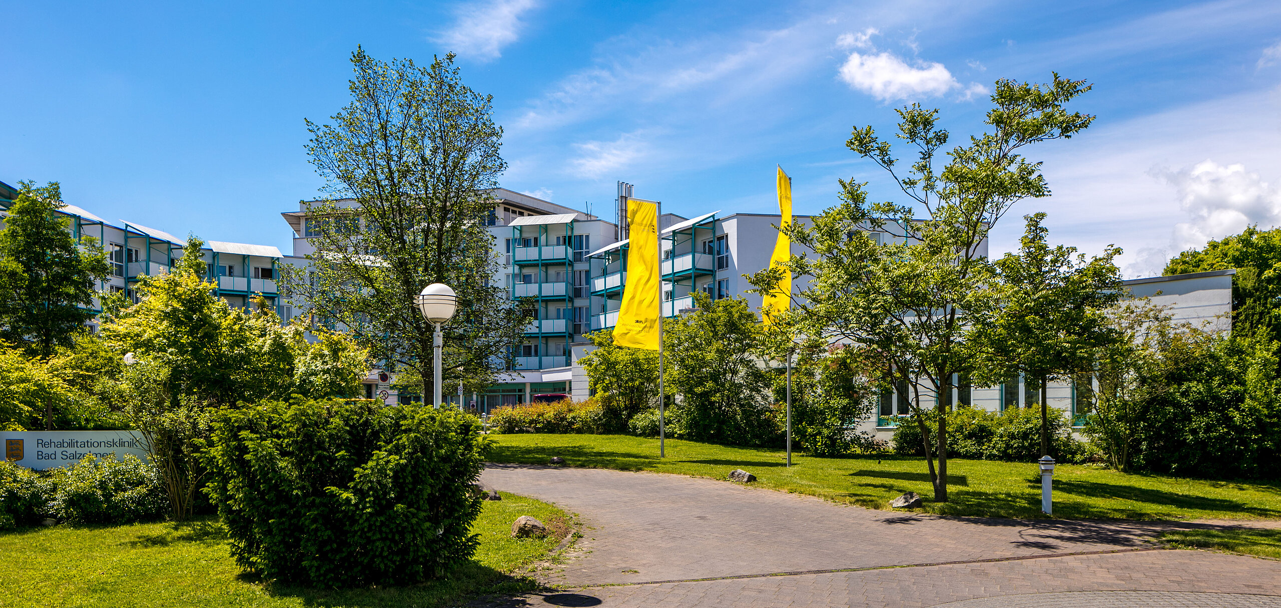 rehaklinik-bad-salzelmen-gebaude-ohne-person-2