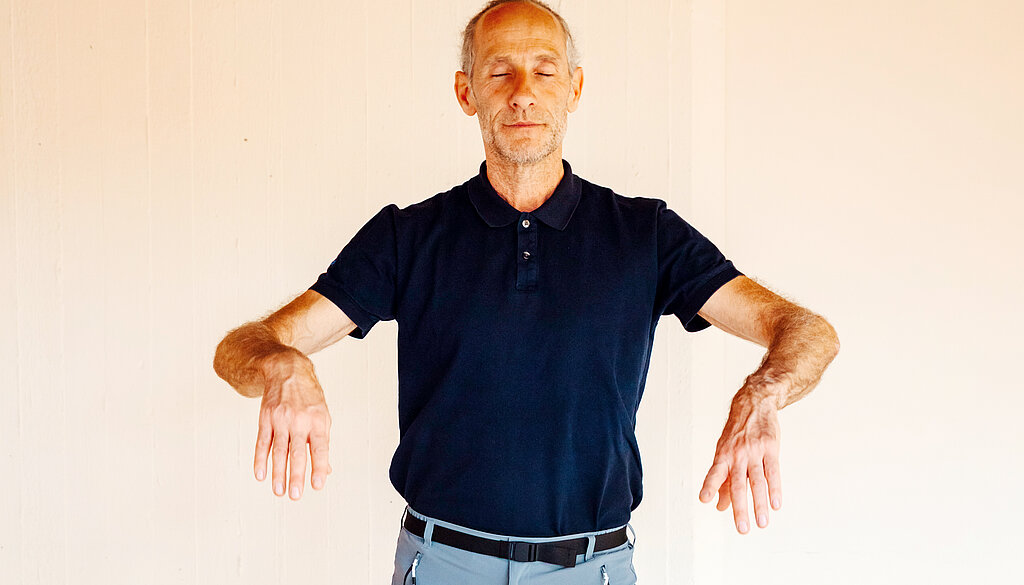Frank Renner beim QiGong.