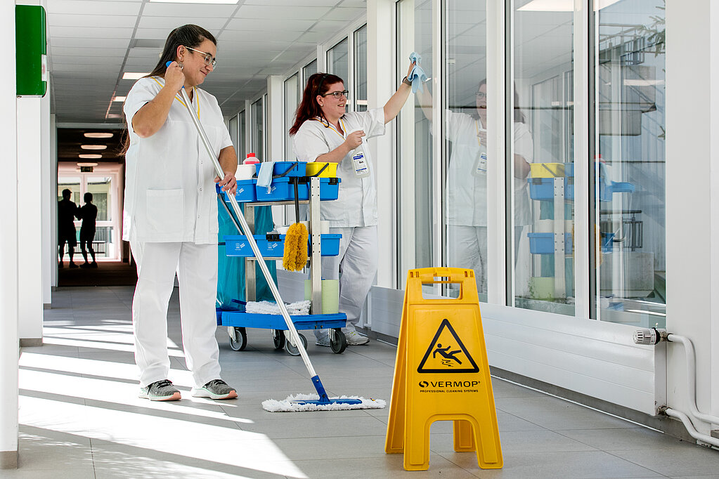 Reinigungskraft (m/w/d) Reinigungskraft (m/w/d)