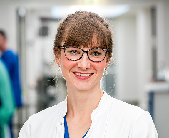 Portrait Dr. Anja Hinder