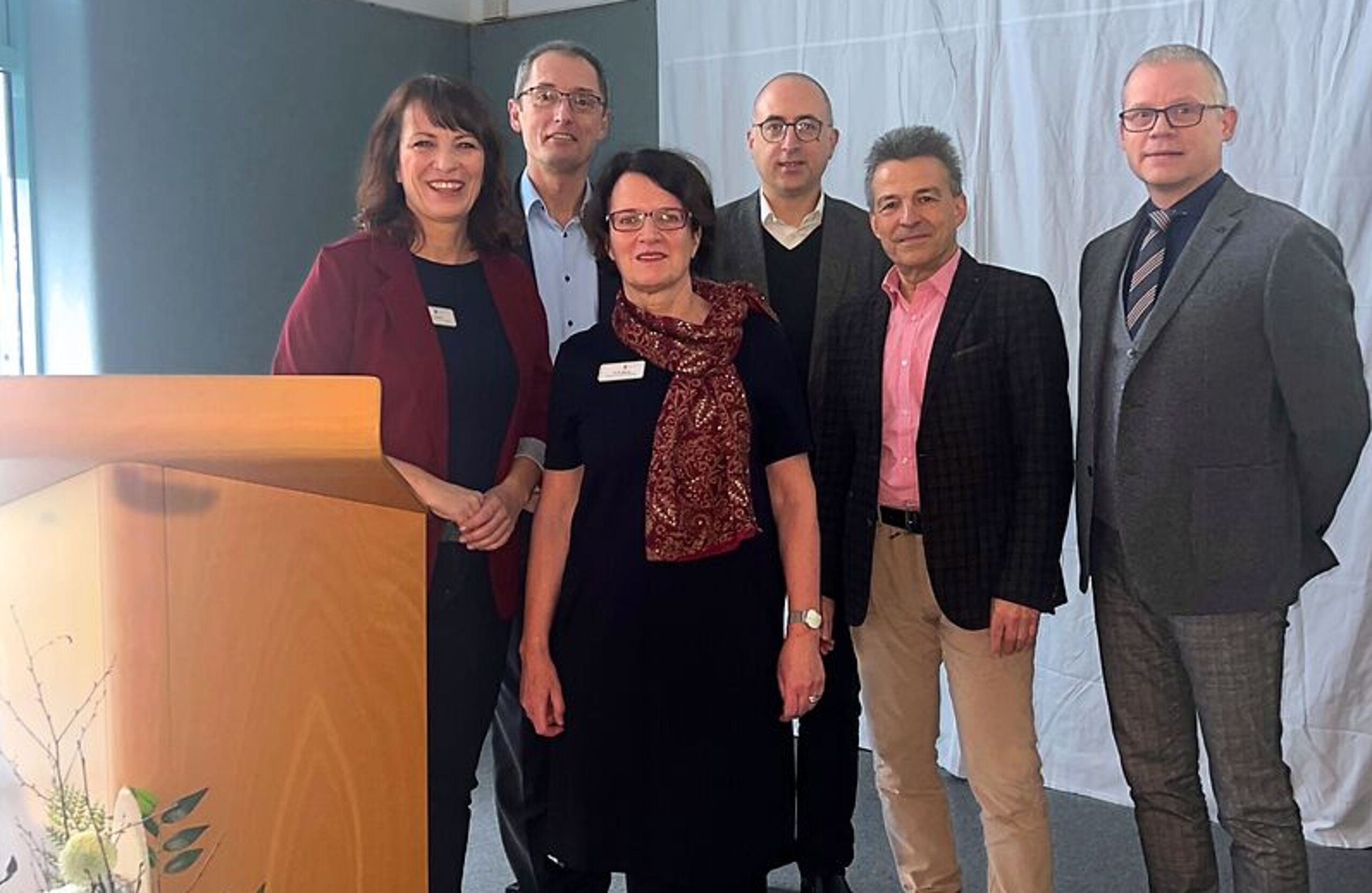 Dr. phil. Ivonne Rudolph, Dr. med. Kersten Borchert, Dr. med. Bettine Bilsing, Prof. Dr. med. Dimitrios Mougiakakos, Prof. Dr. med. Jörg Fahlke, Dr. med. Michael Ludwig (v.l.n.r.), fehlend: Prof. Dr. med. Holm Eggemann