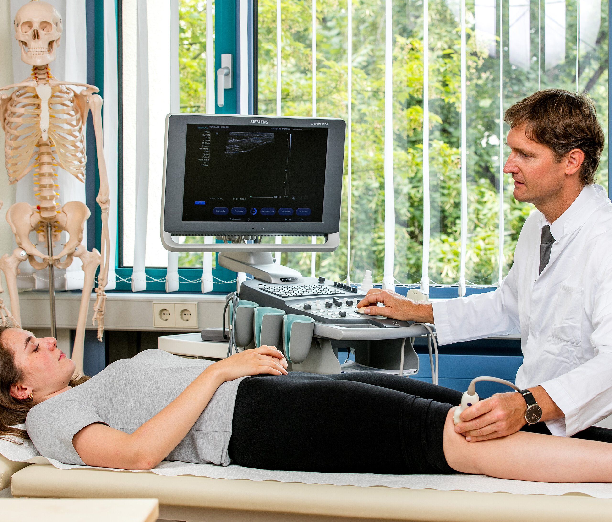 diagnostik mit dynybil chefarzt bei diagnostik