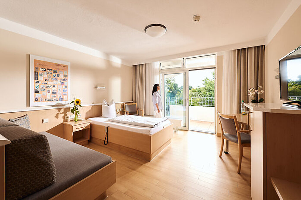 bad-saulgau-komfortzimmer-mit-person