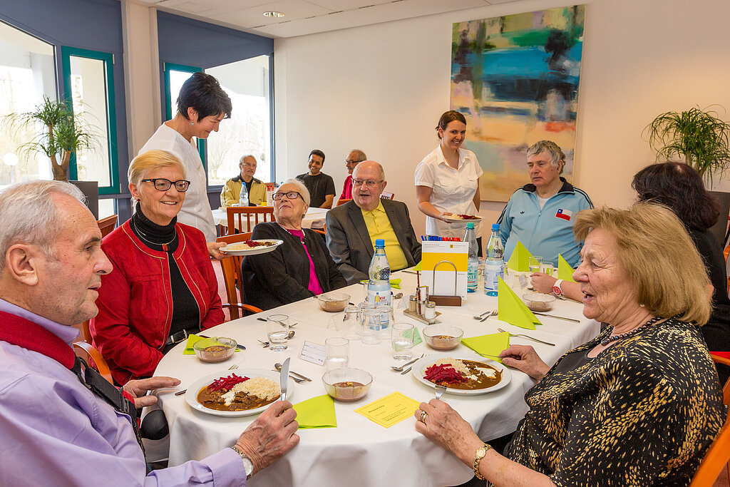 gäste im speisesaal komfort
